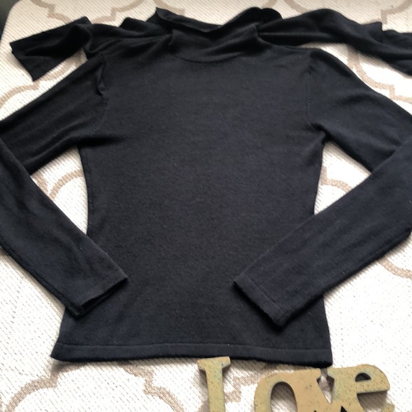 United Colors Of Benetton Sweaters - United Colors of Benetton tie back keyhole opening Wool Blend sweater